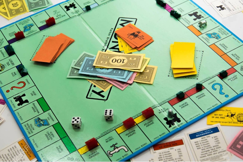 Cờ tỷ phú có tên gọi khác đó là Monopoly là dạng board game mới mẻ